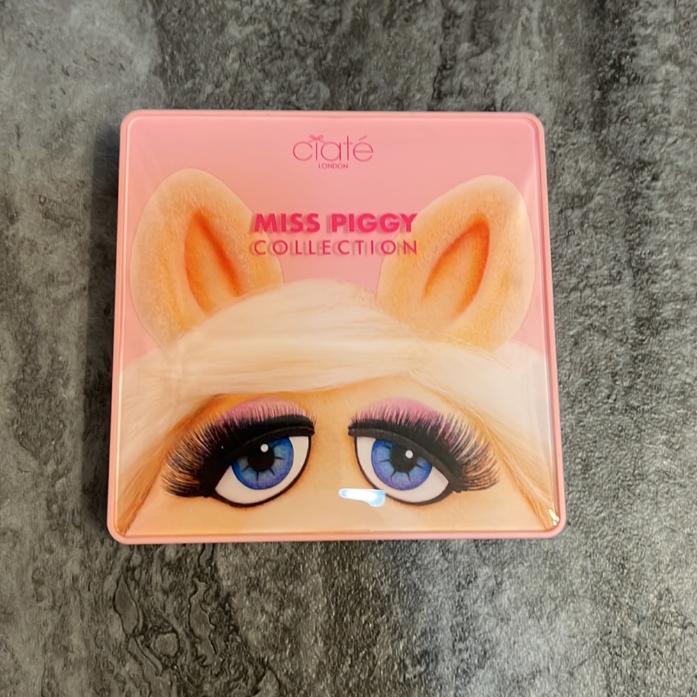 CIATÉ LONDON All About Moi! Miss Piggy Blush Palette - Picture 2 of 5
